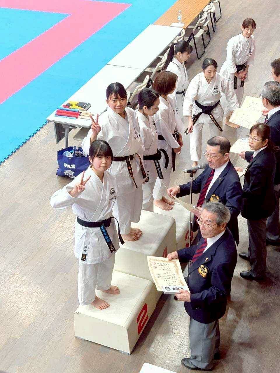 成人女子２